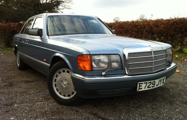 Mercedes 300 SE front