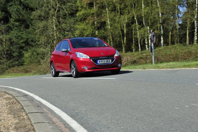 Peugeot 208 GTI - Back to the Future