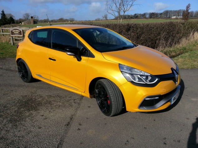2014 Renaultsport Clio RS 200 EDC photo - side 3