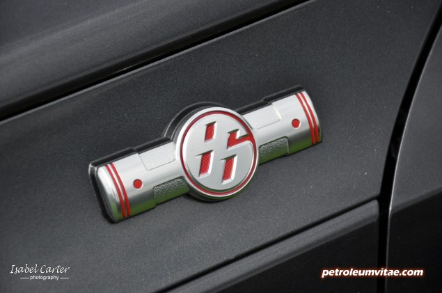 Toyota GT86 full road test review blogger Oliver Hammond Keith Petroleum Vitae photo - badge