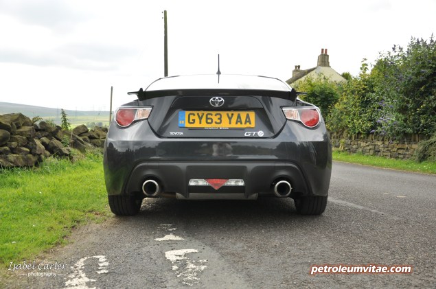 Toyota GT86 full road test review blogger Oliver Hammond Keith Petroleum Vitae photo - rear