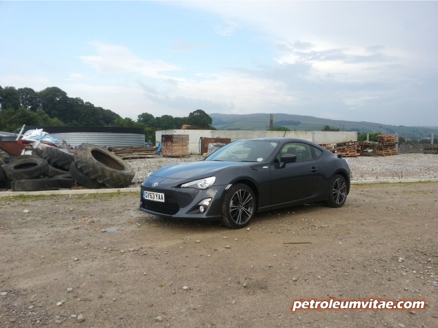 Toyota GT86 full road test review blogger Oliver Hammond Keith Petroleum Vitae photo - scrapyard
