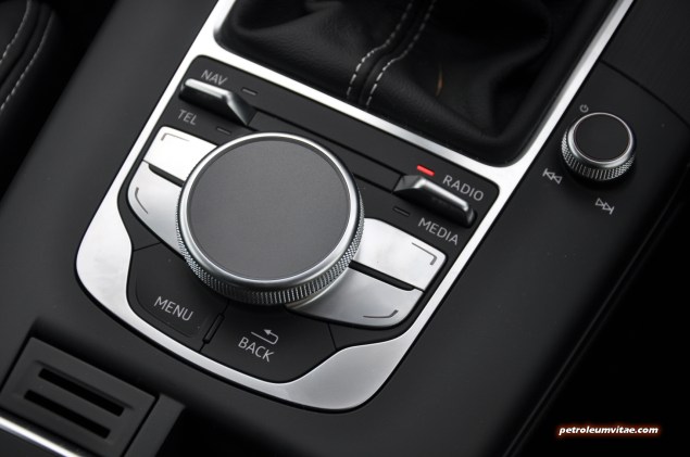 A3 1.4 TFSI CoD S line 150 PS manual full road test blogger review - photo - MMI