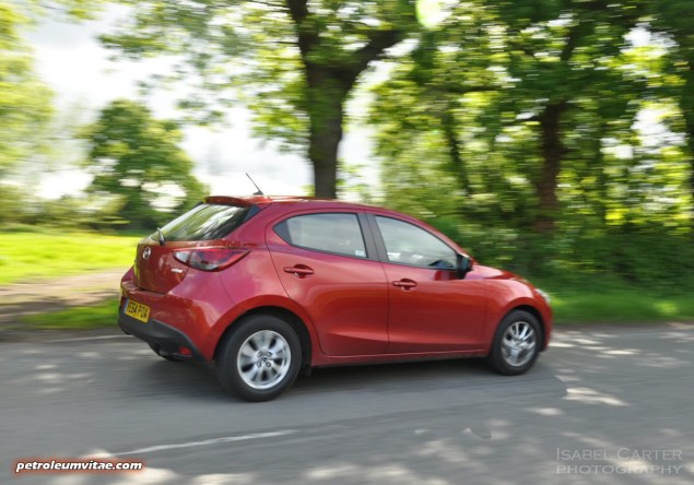 All-new 2015 Mazda2 1.5 90PS SE-L Nav full road test review evaluation report, freelance motoring blogger automotive journalist Oliver Hammond, wallpaper gallery photo - side2