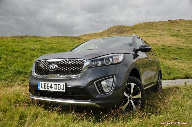 2015 new Kia Sorento KX-2 road test review, Oliver Hammond, motoring journalist blogger - price, engine, gearbox, size - wallpaper image, static3