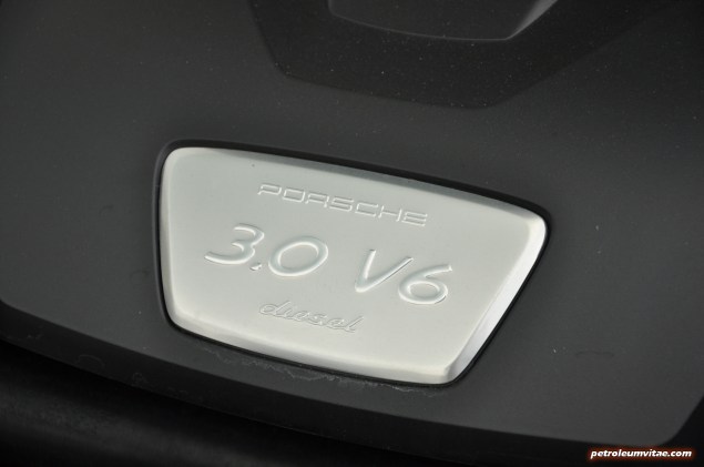 2015 Porsche Panamera Diesel road test review comparison journalist blogger Oliver Hammond magazine - wallpaper photo - engine badge