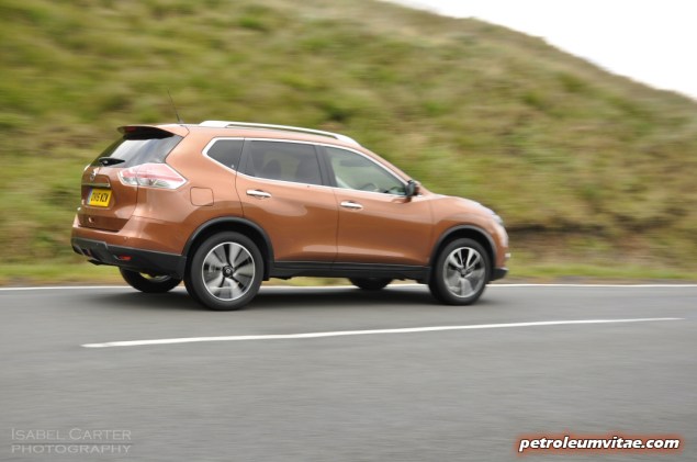 2015 Nissan X-Trail Tekna dCi 130 2WD diesel manual road test review comparison wallpaper photo 12