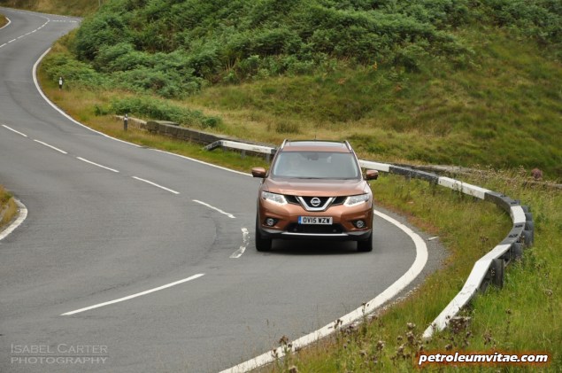 2015 Nissan X-Trail Tekna dCi 130 2WD diesel manual road test review comparison wallpaper photo 2