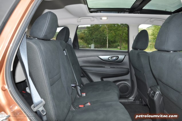 2015 Nissan X-Trail Tekna dCi 130 2WD diesel manual road test review comparison wallpaper photo 5