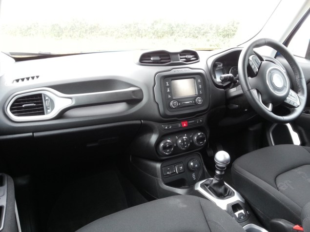 Jeep Renegade first drive review, SMMT North 2015 - photo 3