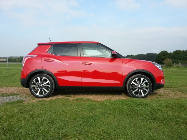 SsangYong Tivoli diesel manual ELX first drive review, SMMT North 2015 - photo 3
