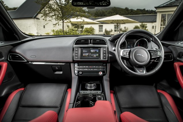 Jaguar F-Pace 2.0d R-Sport AWD road test review photo wallpaper - interior dashboard