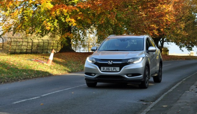 Road test review of new 2016 Honda HR-V 1.6 i-DTEC EX manual - front1