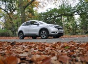 Road test review of new 2016 Honda HR-V 1.6 i-DTEC EX manual - side