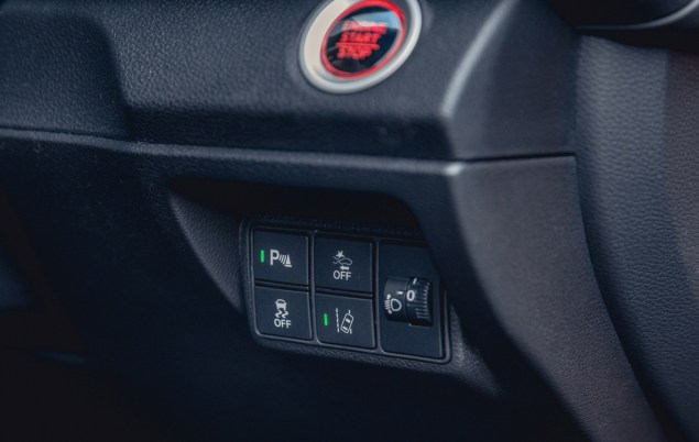 2017 Honda Civic 1.0 VTEC Turbo EX manual road test review - SENSING safety