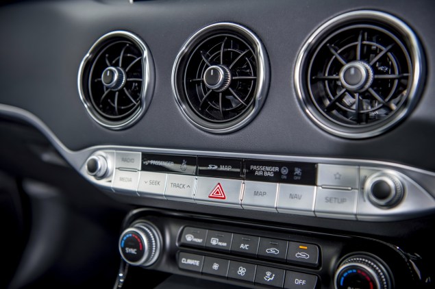 Kia Stinger GTS interior detail cabin - Audi trio air vents
