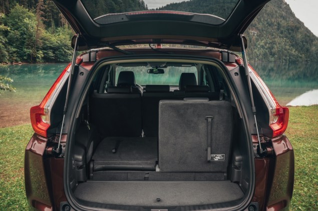 New Honda CR-V 2018 2019 UK road test review - boot seats fold floor space luggage